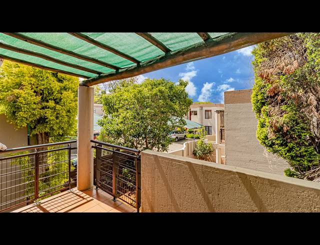 2 BEDROOM APARTMENT FOR SALE IN GLENVISTA